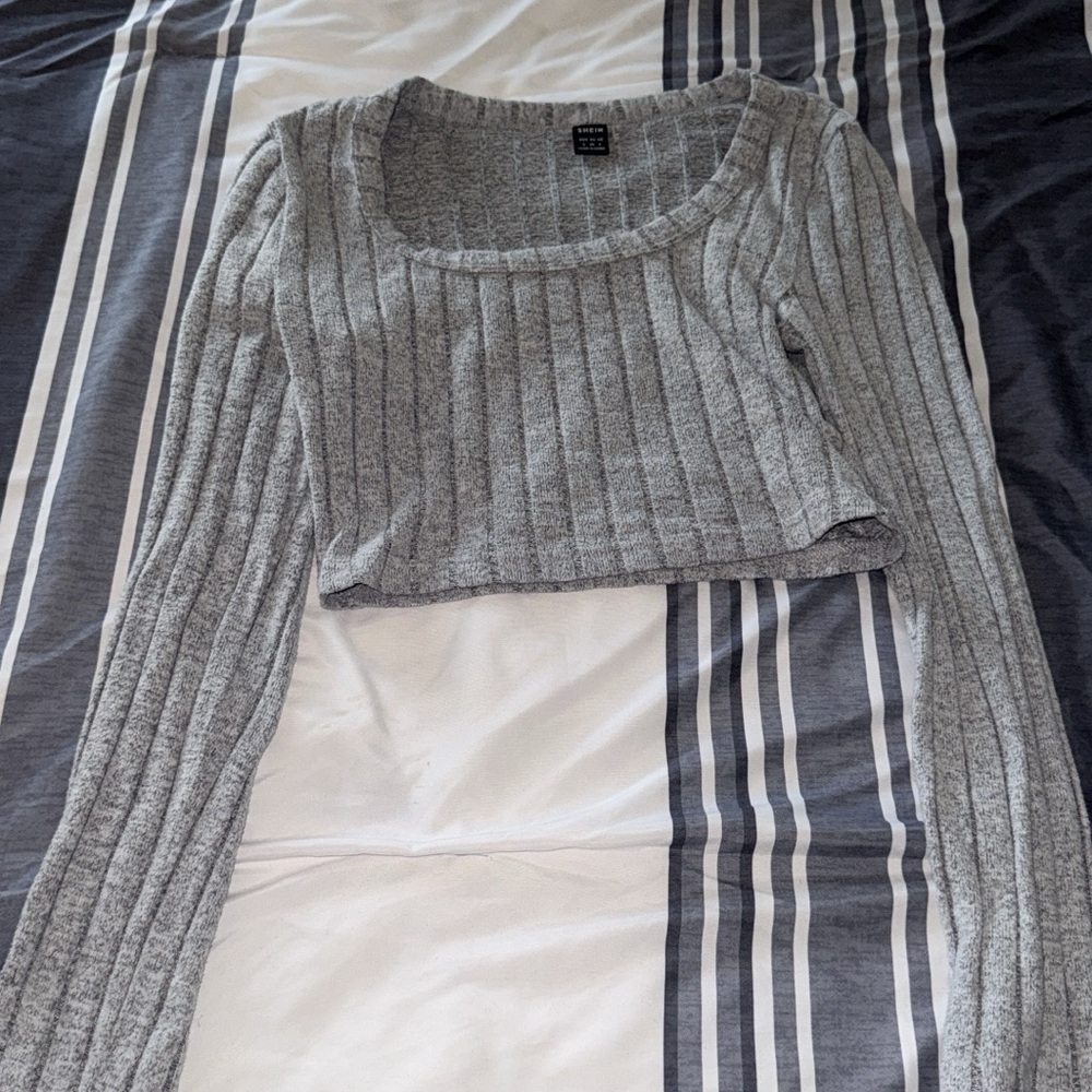 SHEIN Gray Ribbed Crop Top